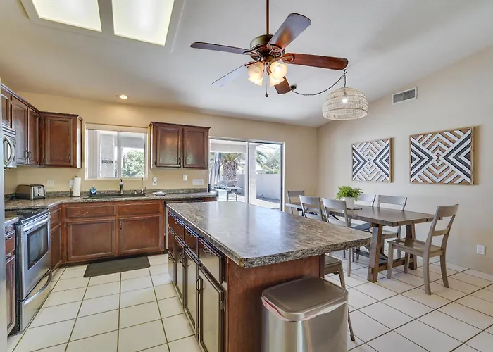 Havasu Getaway W/ Pool, Hot Tub & Game Lake Havasu City