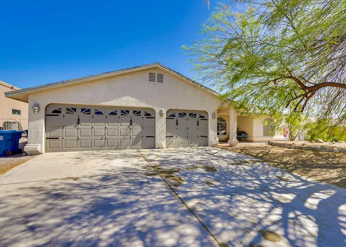 Havasu Getaway W/ Pool, Hot Tub & Game Holiday home Lake Havasu City